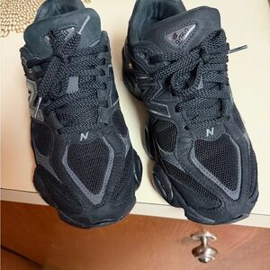 New Balance Women’s Black and Dark Gray Sneakers